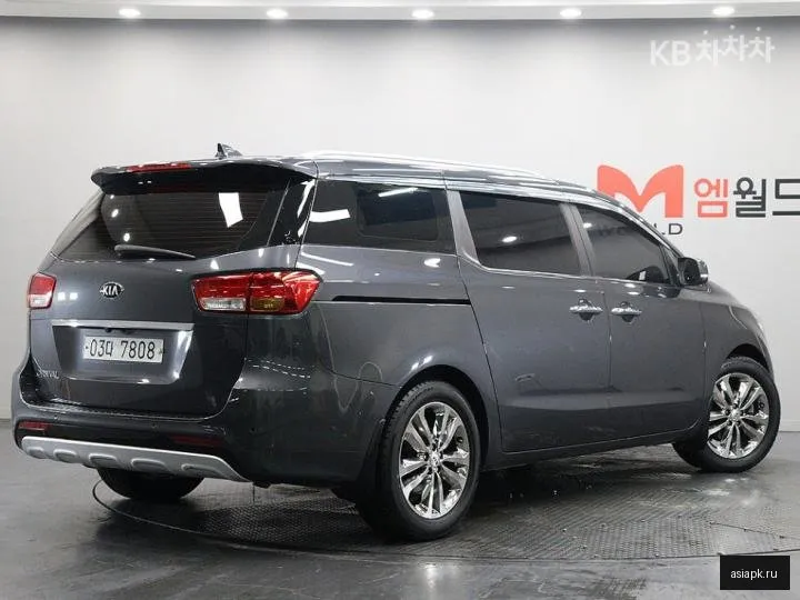 Kia Carnival 4