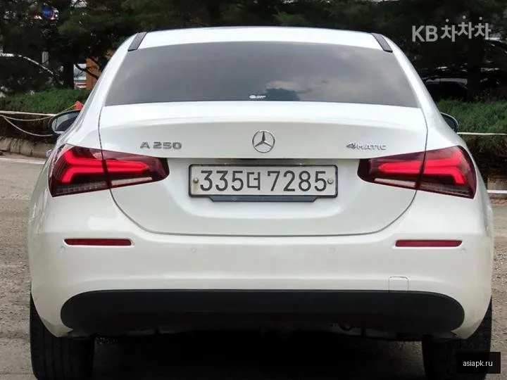Mercedes-Benz A-Class 4