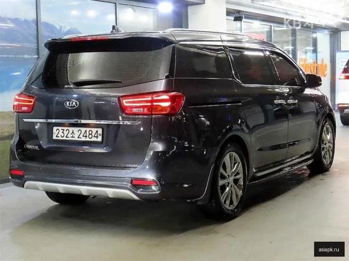 Kia Carnival 4