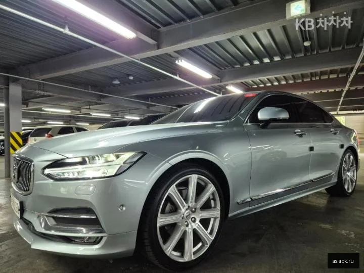 Volvo S90