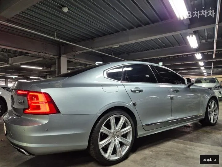 Volvo S90 3