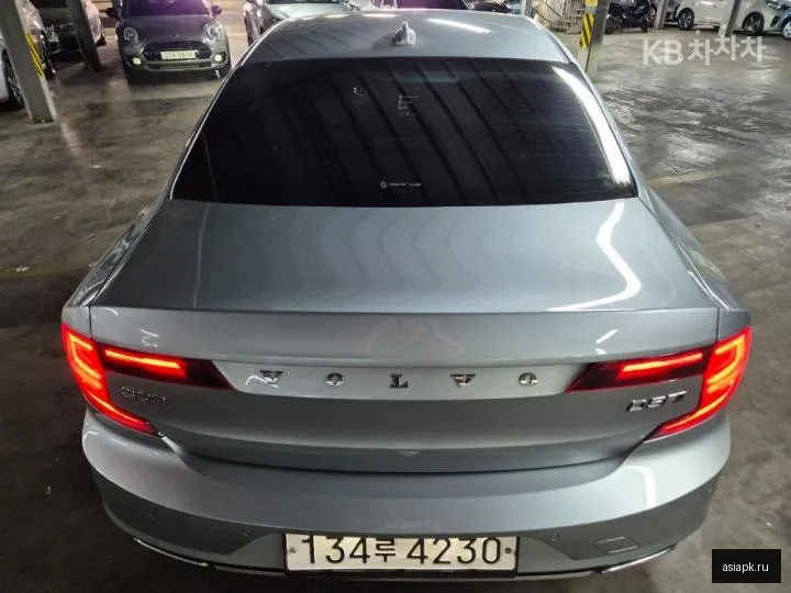 Volvo S90 4