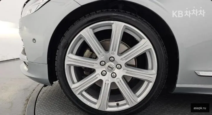Volvo S90 5