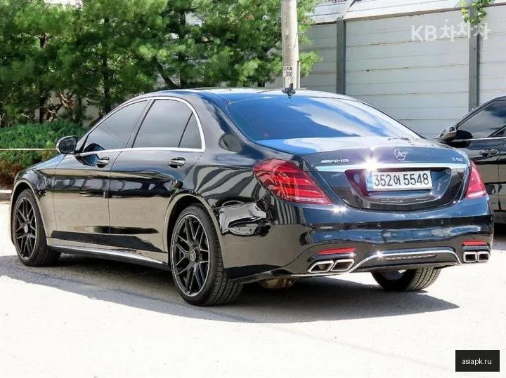 Mercedes-Benz S-Class 3