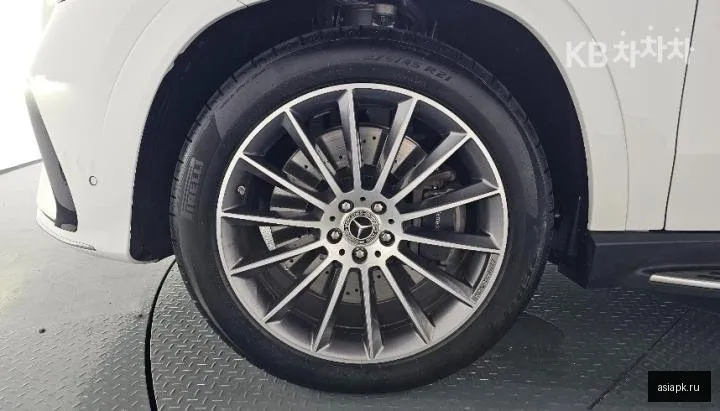 Mercedes-Benz GLE-Class 5