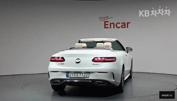 Mercedes-Benz E-Class 4