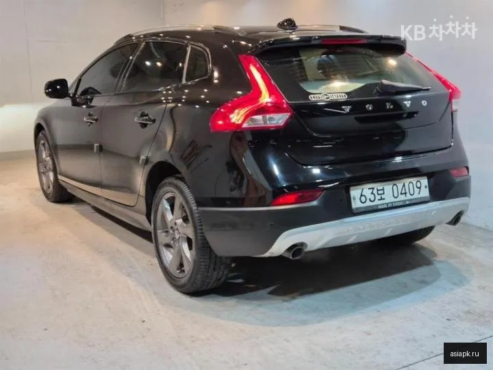 Volvo V40 4