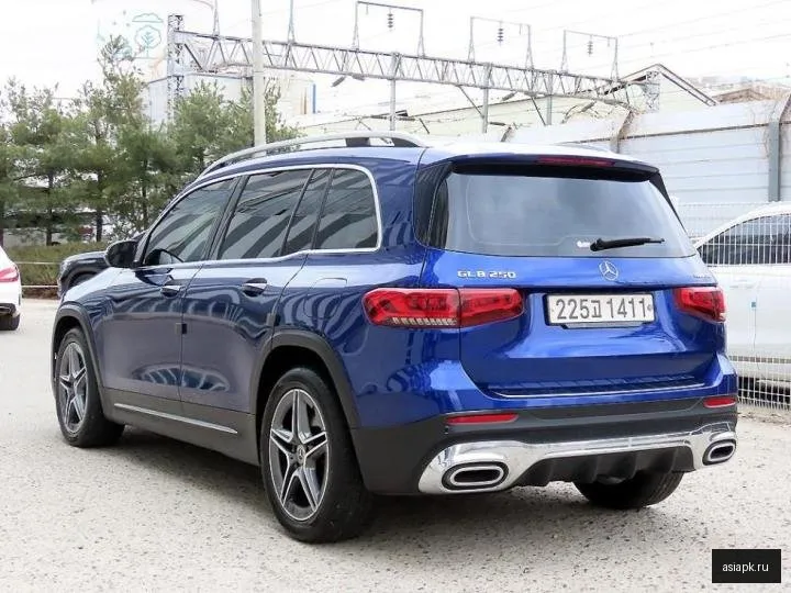 Mercedes-Benz GLB-Class 3