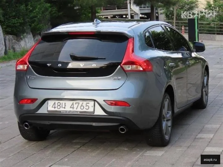 Volvo V40 3