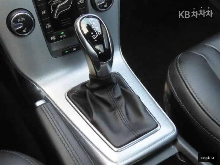Volvo V40 6