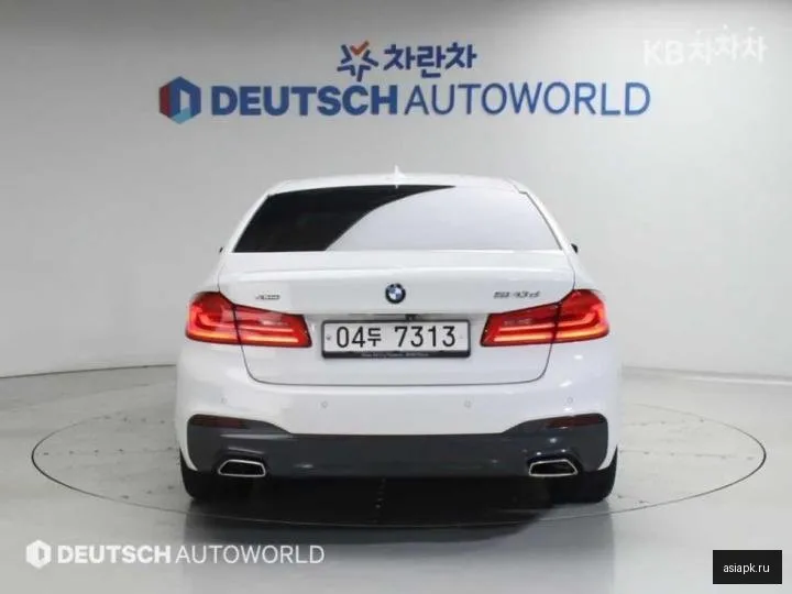 BMW 5-Series 4