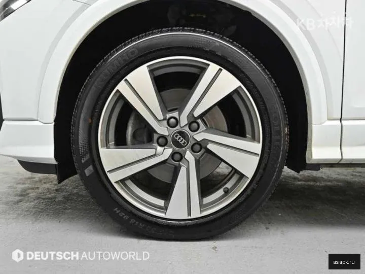 Audi Q2 5