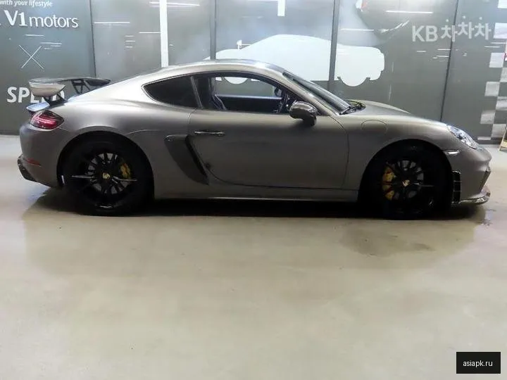 Porsche Cayman 3