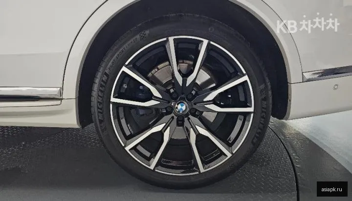 BMW X7 6