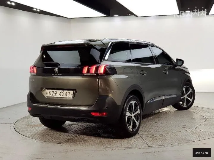 Peugeot 5008 4