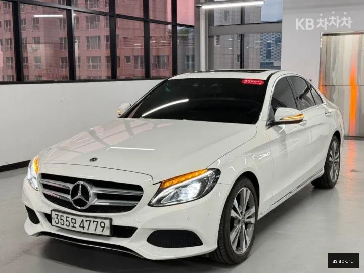 Mercedes-Benz C-Class 2