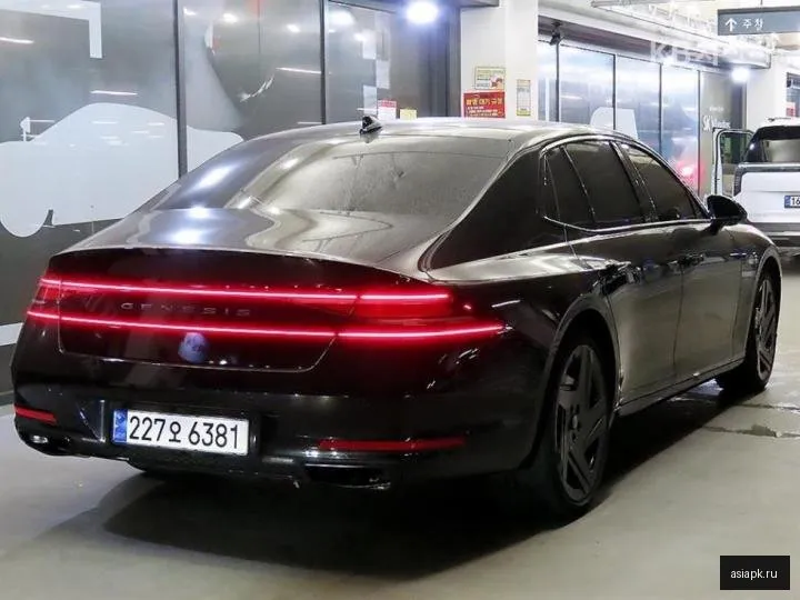 Genesis G90 4