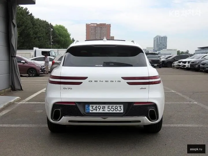 Genesis GV70 3