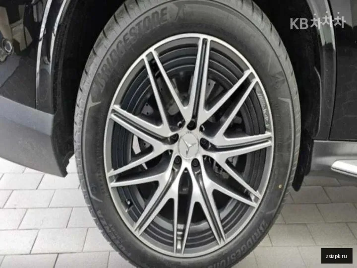 Mercedes-Benz GLC-Class 5