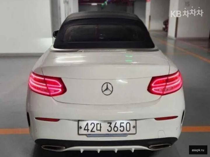 Mercedes-Benz C-Class 3