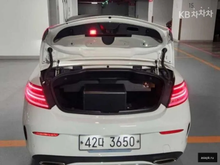 Mercedes-Benz C-Class 5