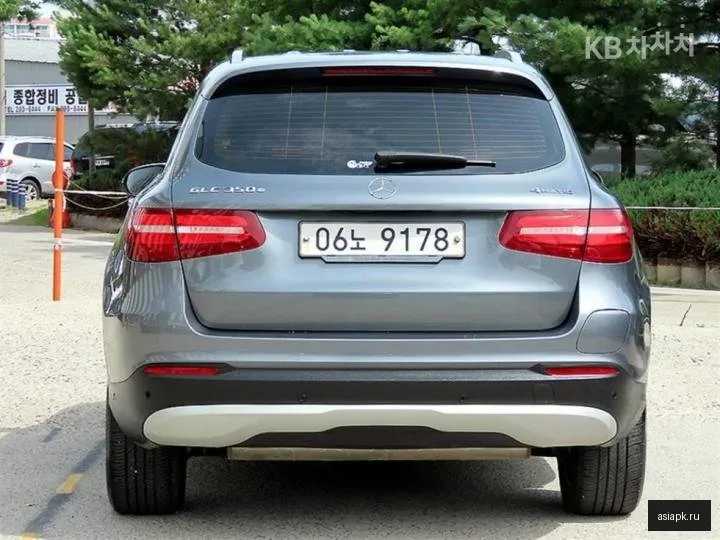 Mercedes-Benz GLC-Class 4