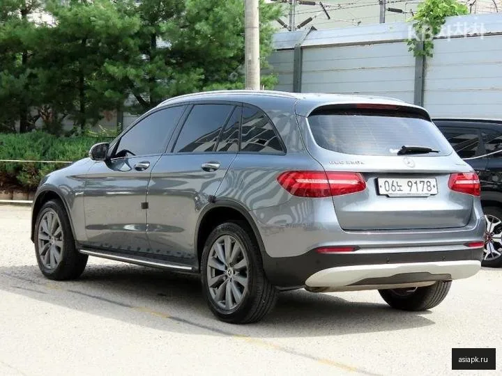 Mercedes-Benz GLC-Class 3