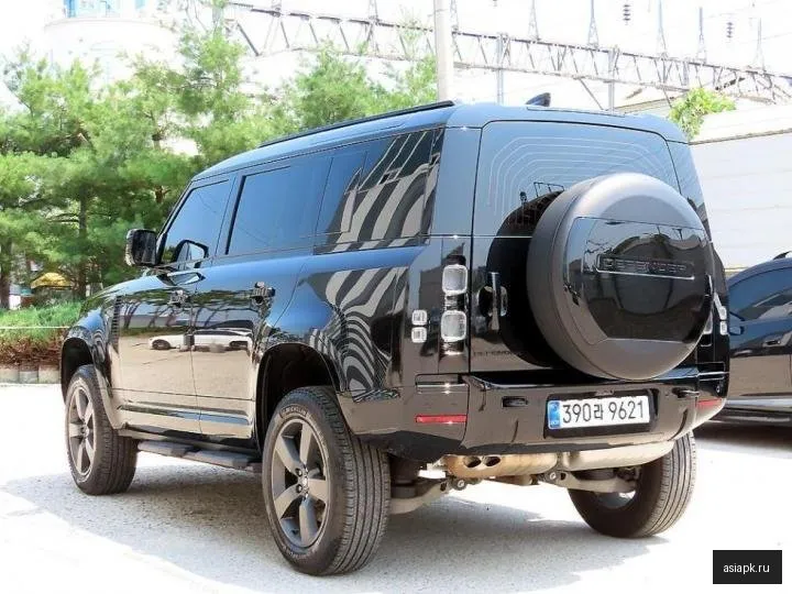 Land Rover Defender 3