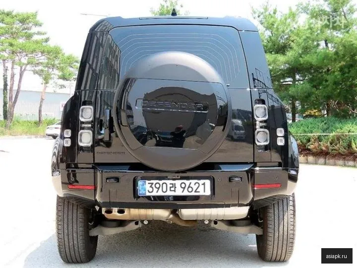 Land Rover Defender 4
