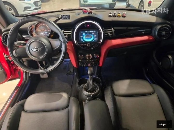 MINI Hatch 5