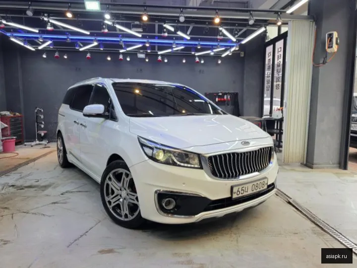 Kia Carnival 5