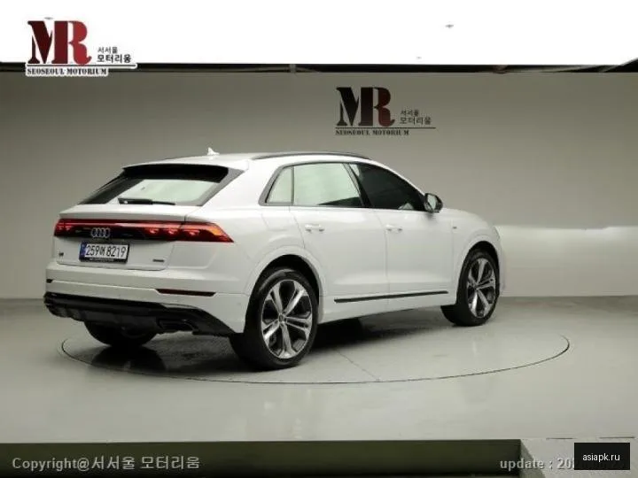 Audi Q8 3