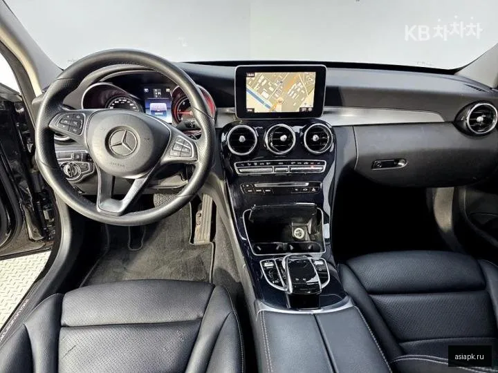 Mercedes-Benz C-Class 5