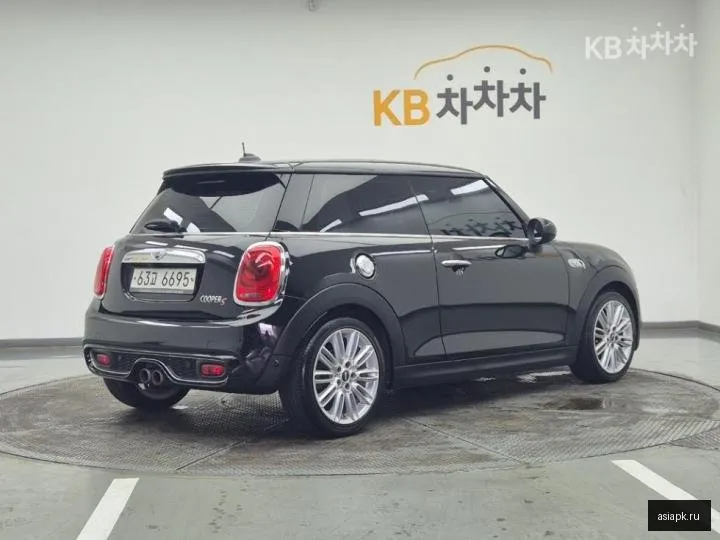 MINI Hatch 4