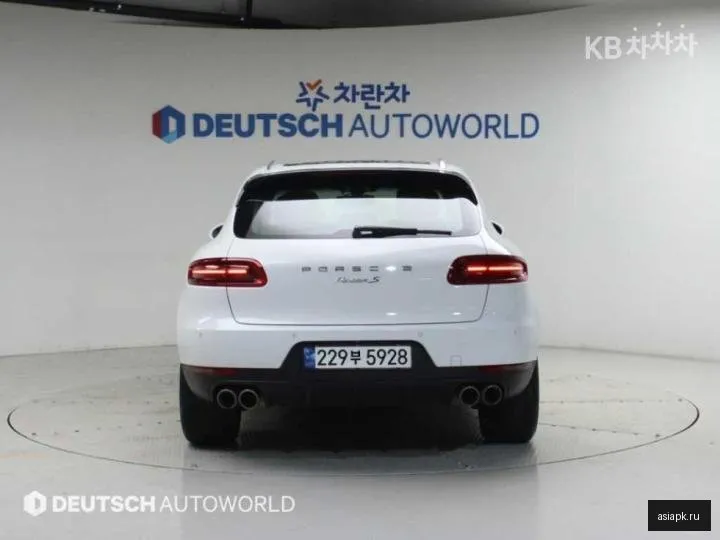 Porsche Macan 4