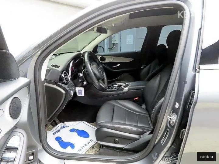 Mercedes-Benz GLC-Class 5