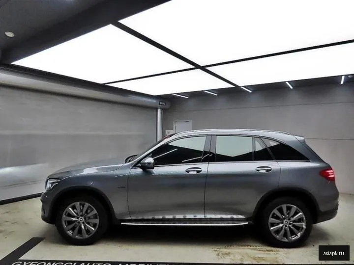 Mercedes-Benz GLC-Class 4