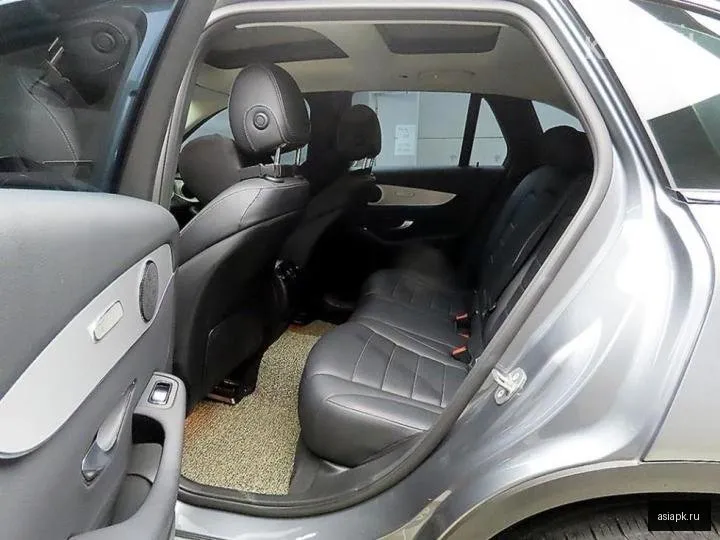 Mercedes-Benz GLC-Class 6