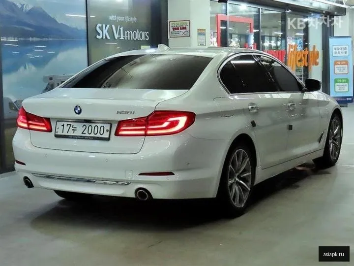 BMW 5-Series 4