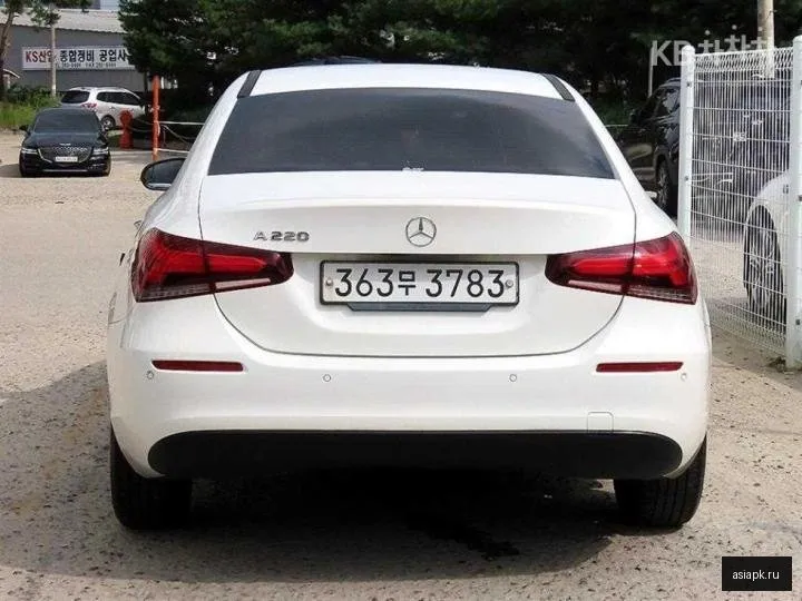 Mercedes-Benz A-Class 4
