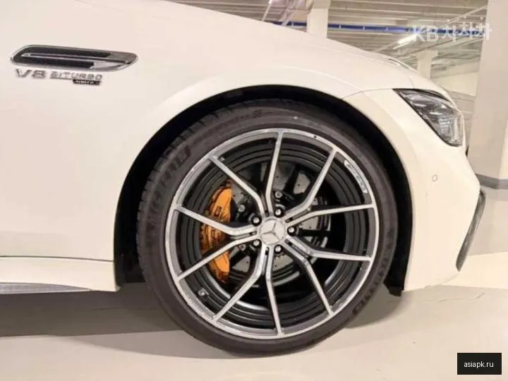Mercedes-Benz AMG GT 5