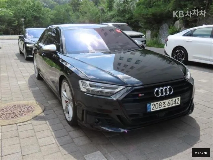 Audi S8 2