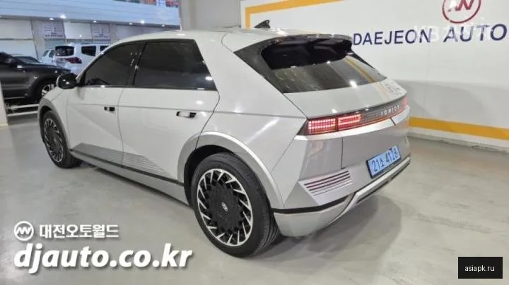 Hyundai Ioniq 5 6