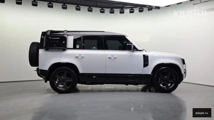 Land Rover Defender 2