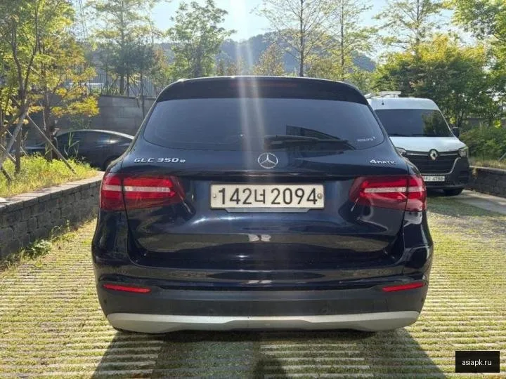 Mercedes-Benz GLC-Class 3