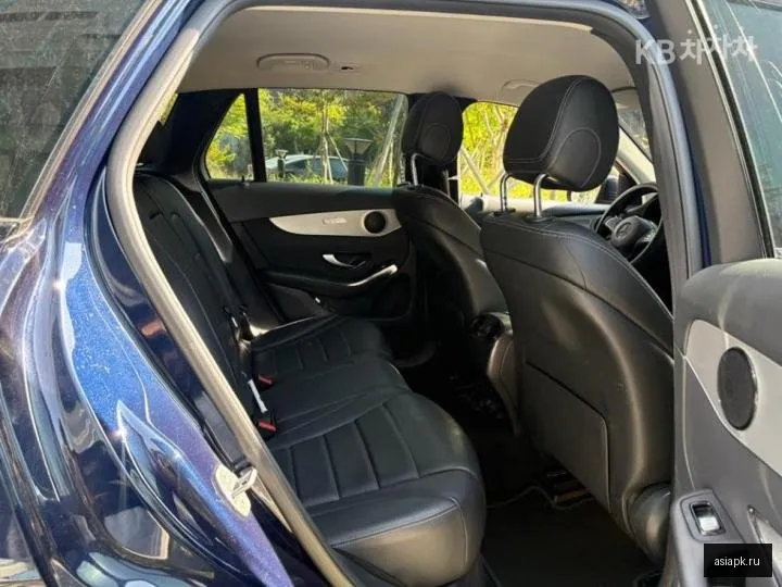 Mercedes-Benz GLC-Class 5