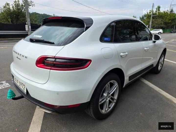 Porsche Macan 3