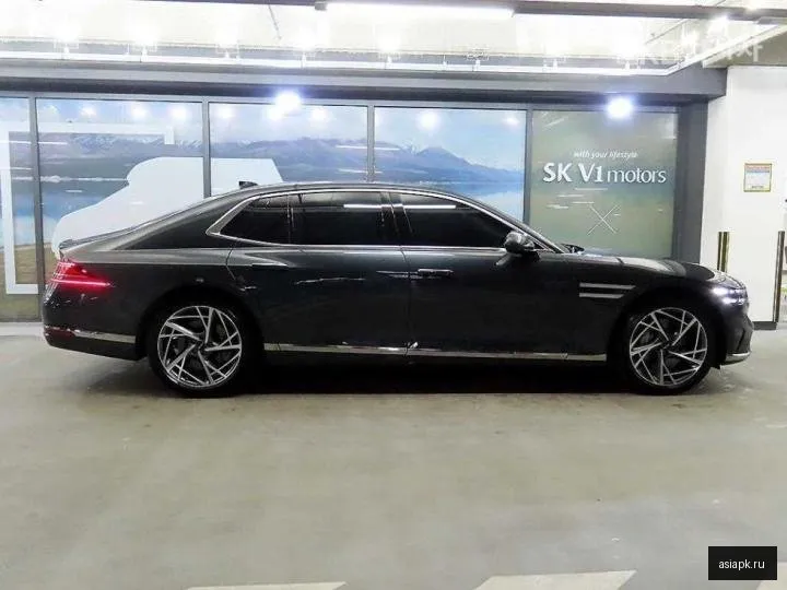 Genesis G90 3