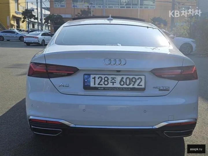 Audi A5 4