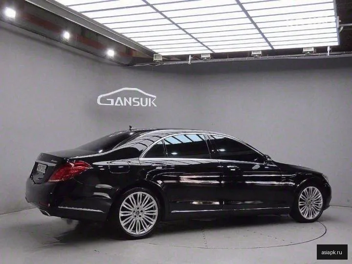 Mercedes-Benz S-Class 4